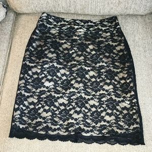 Banana Republic 0 black lace over champange colored satin petite